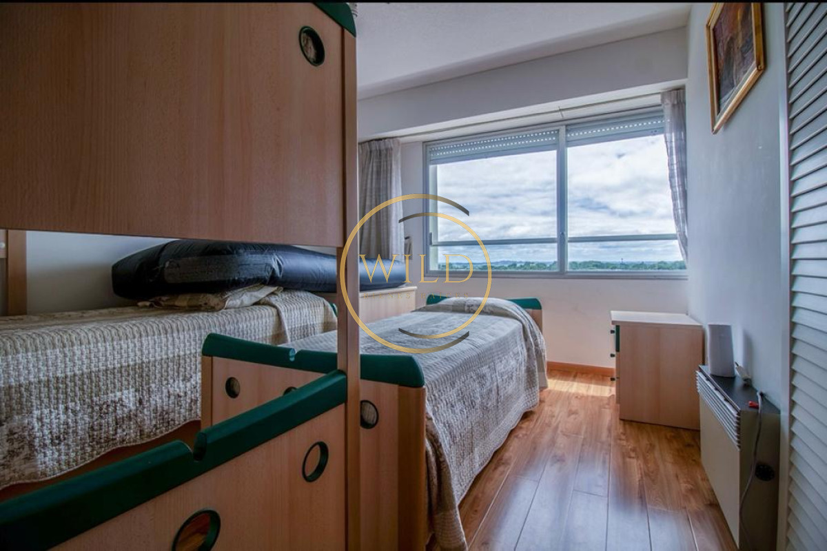 Apartamento ID.2252 - Venta 2 dorm 2 baños Punta del Este a nuevo con vista