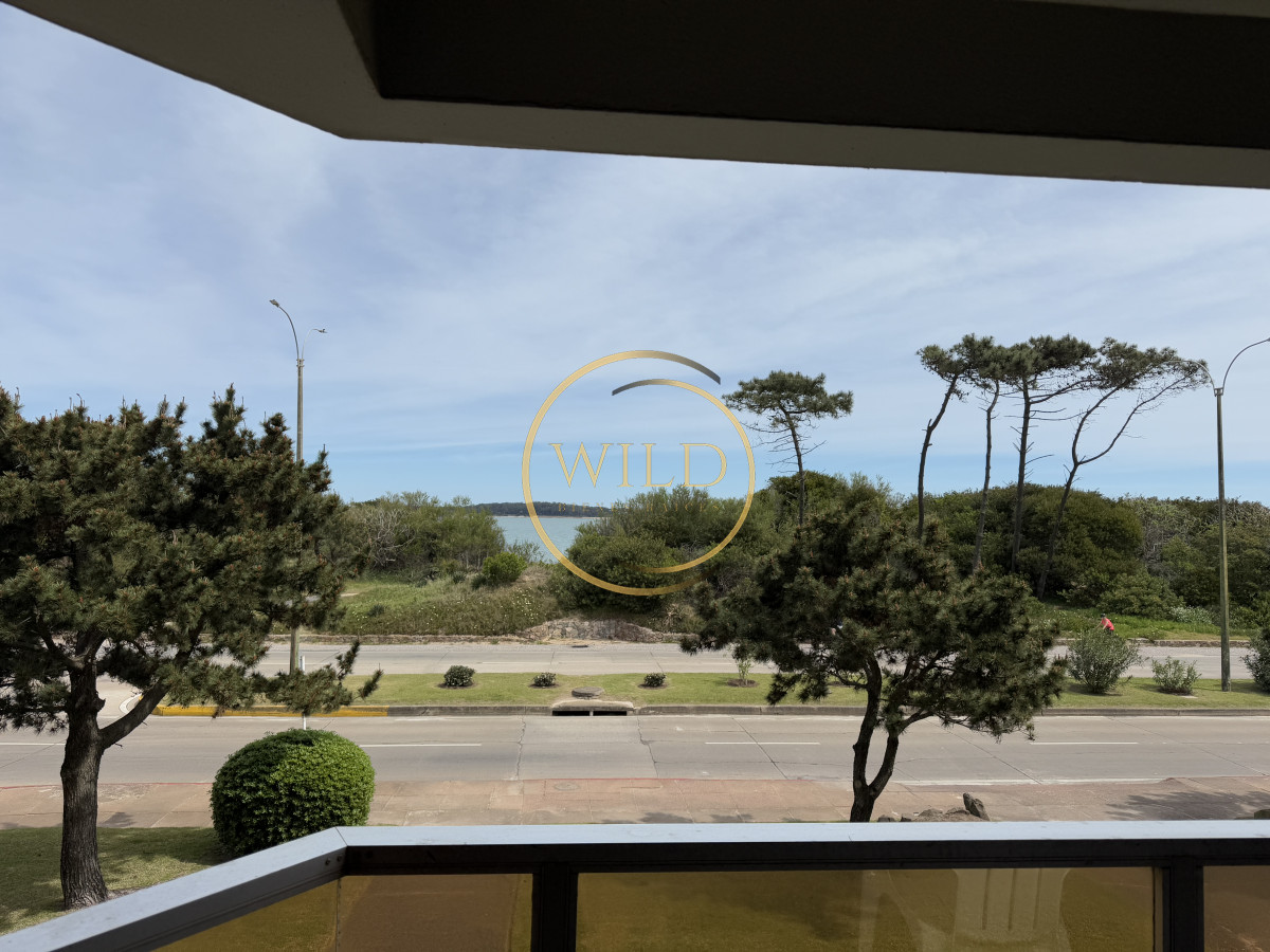 Apartamento ID.2505 - Primera línea con parrillero 4 dormitorios alquiler verano