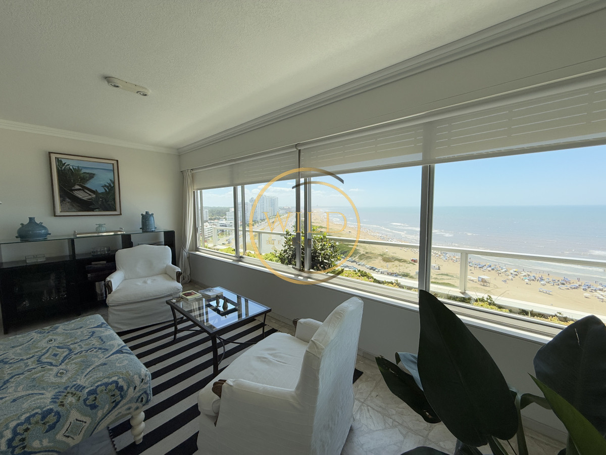 Apartamento ID.2214 - Primera línea brava 3 dormitorios mas dependencia alquiler 