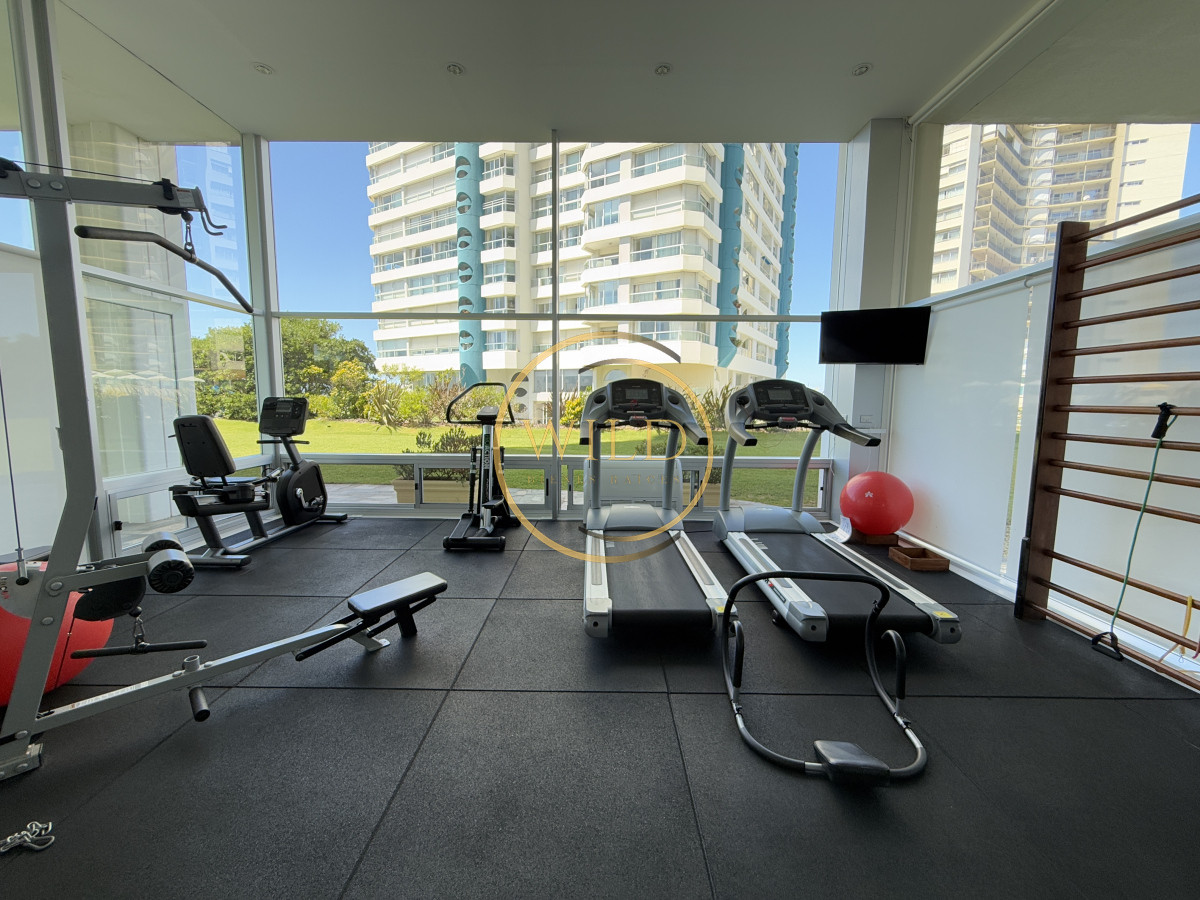 Apartamento ID.2214 - Primera línea brava 3 dormitorios mas dependencia alquiler 