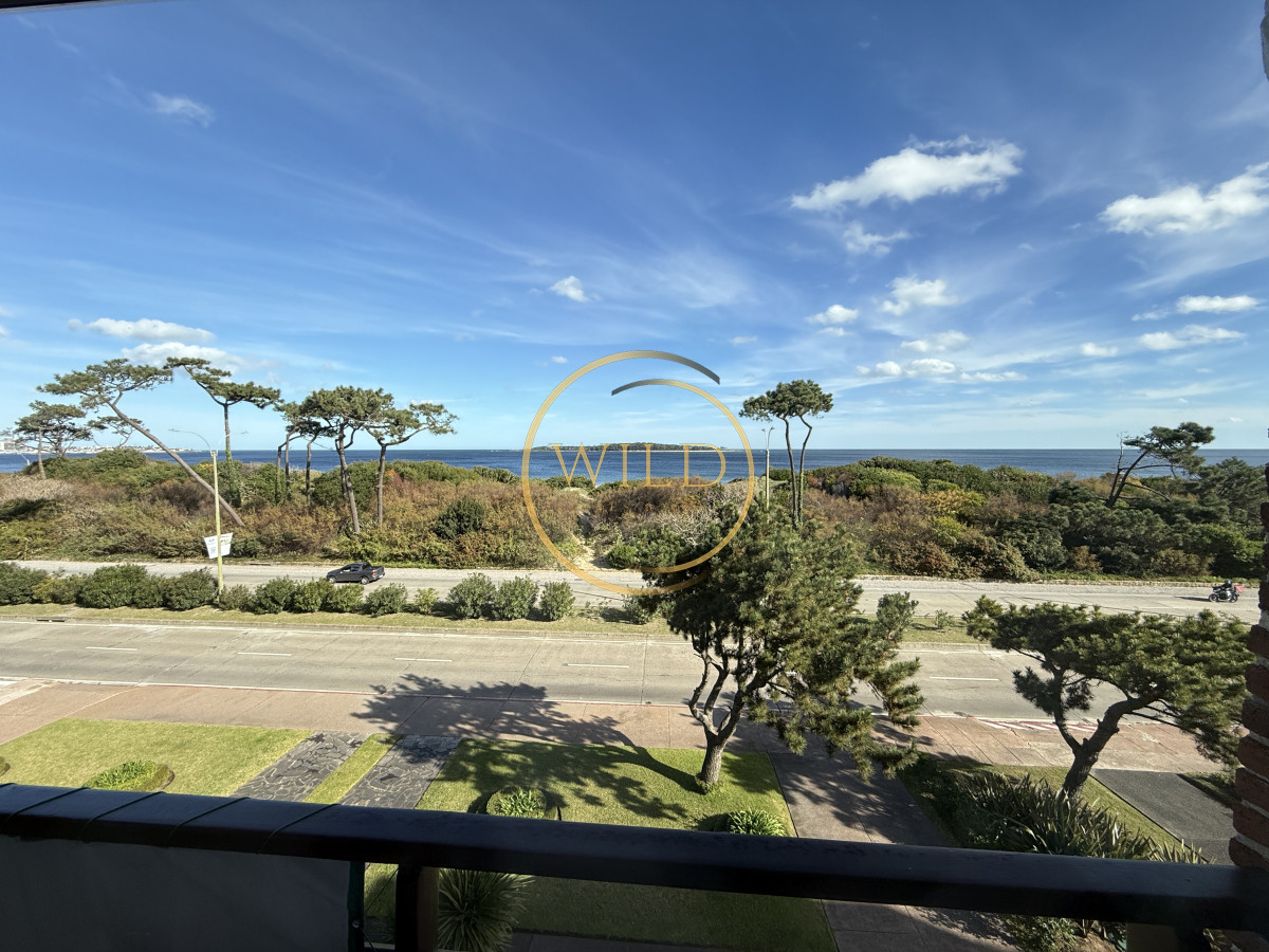 Apartamento ID.2401 - Alquiler anual 2 dormitorios frente al mar