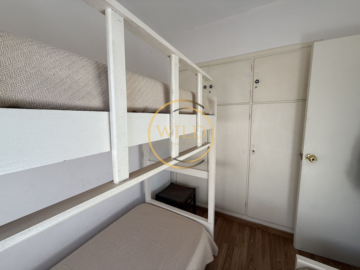 Apartamento ID.2401 - Alquiler anual 2 dormitorios frente al mar