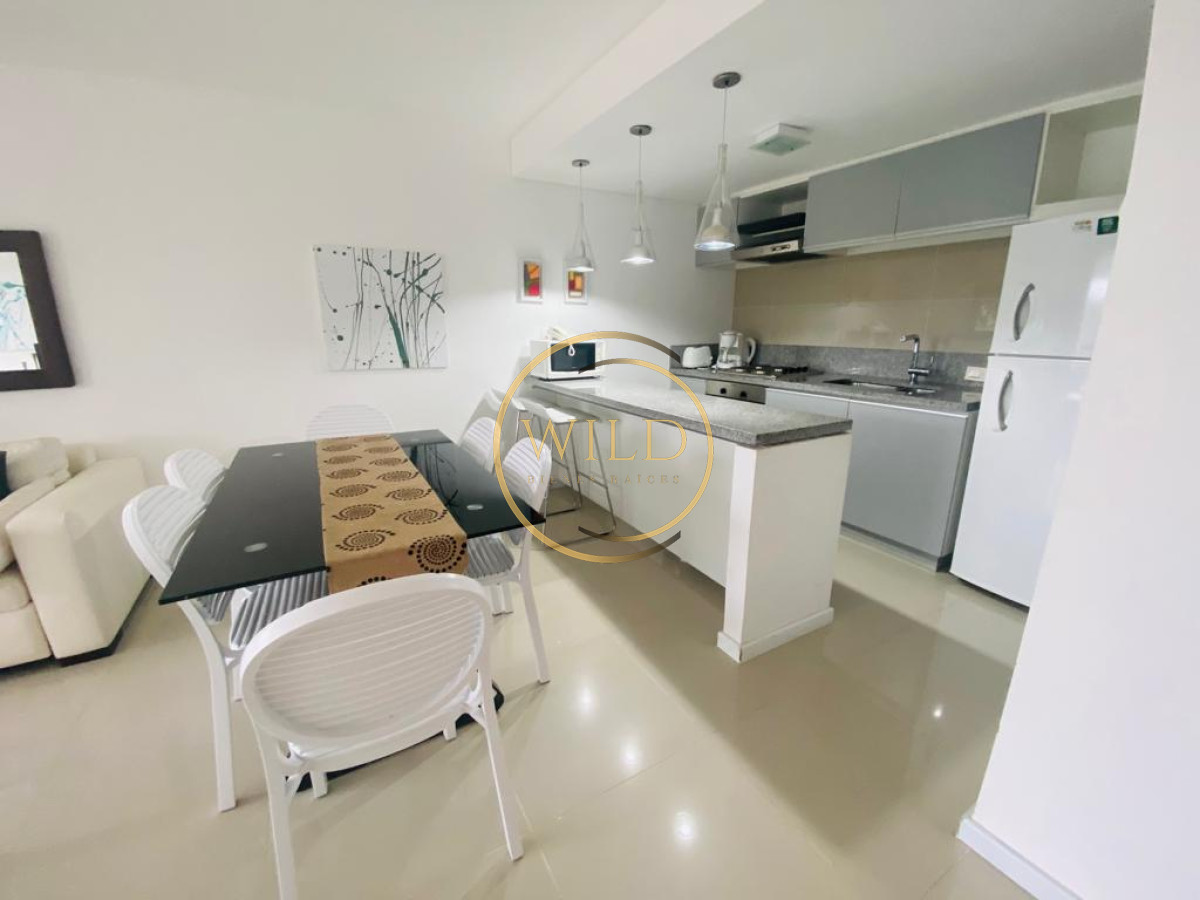 Apartamento ID.1561 -  Alquiler anual amplio y moderno 2 dormitorios 2 baños full amenities