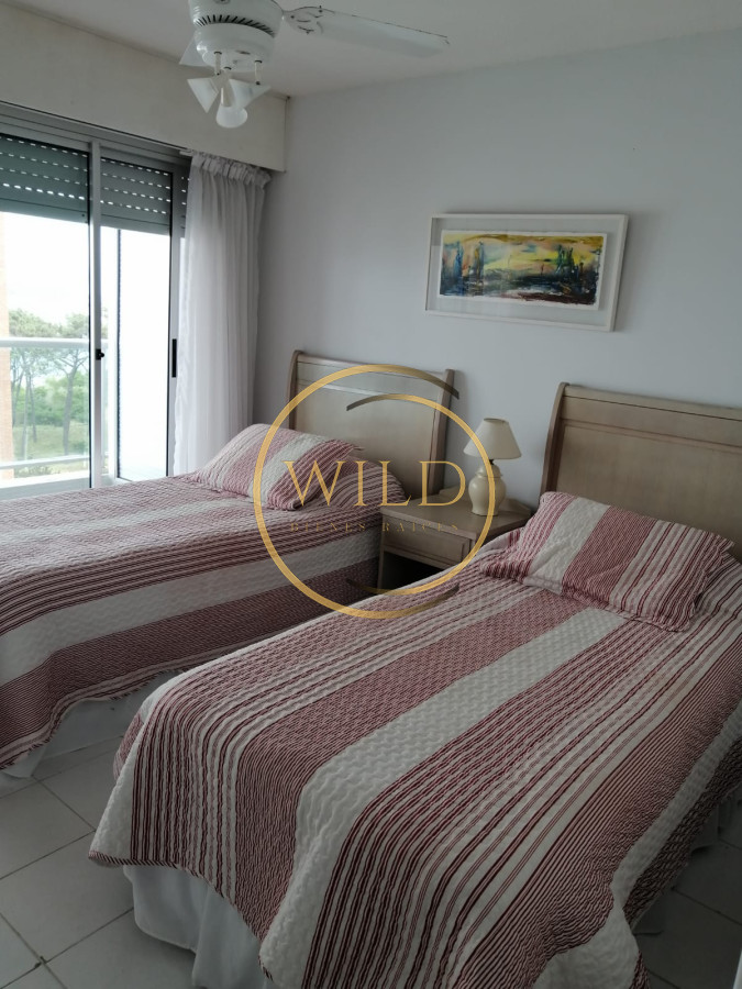 Apartamento ID.2356 - Apartamento en alquiler anual 1 dormitorio y medio con vista a Playa Mansa