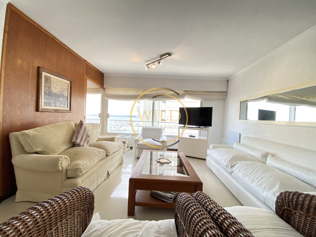 Apartamento ID.2127 - En venta 2 dormitorios y medio en Península 