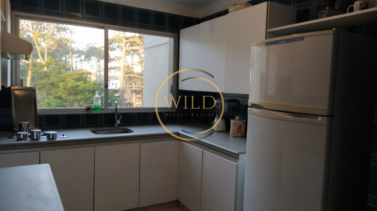 Apartamento ID.1851 - Venta apartamento muy amplio 2 dormitorios y 2 baños con servicios