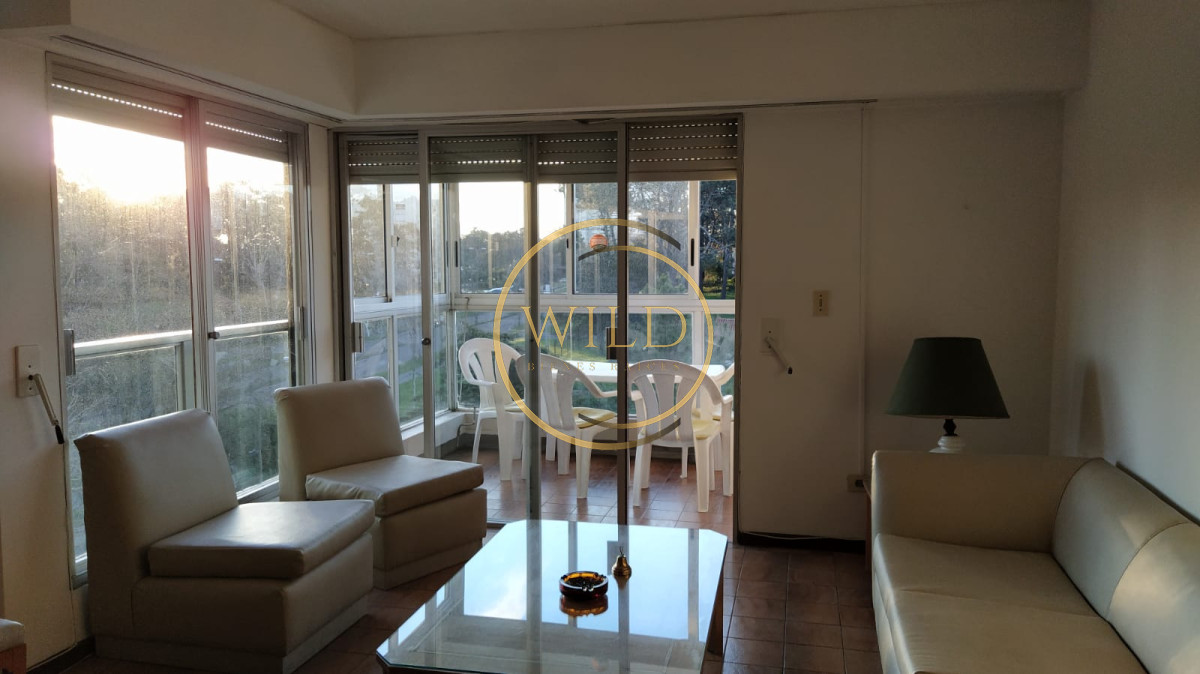 Apartamento ID.1851 - Venta apartamento muy amplio 2 dormitorios y 2 baños con servicios