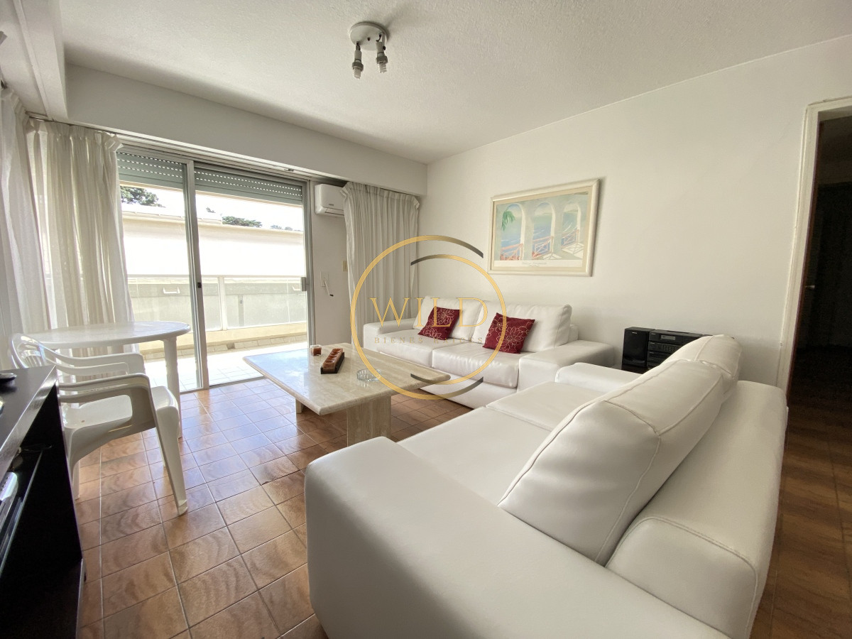 Apartamento ID.2129 - 2 dormitorios 2 baños Cantegril con servicios 