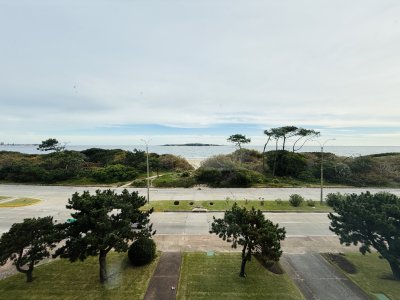 Alquiler anual 3 dormitorios frente al mar