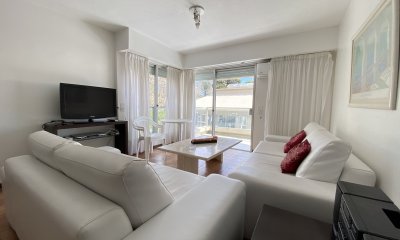 2 dormitorios 2 baños Cantegril con servicios