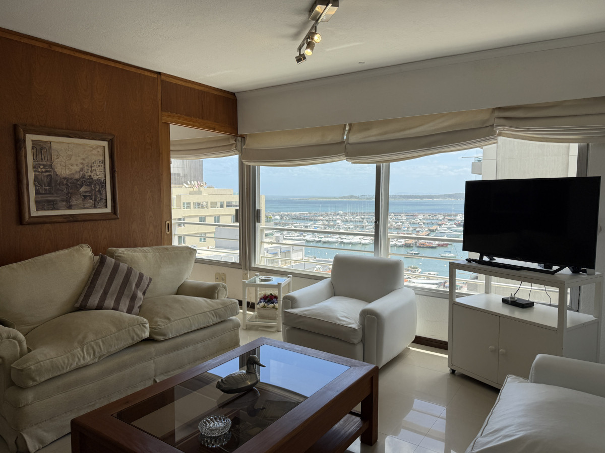 En venta 2 dormitorios y medio en Península 