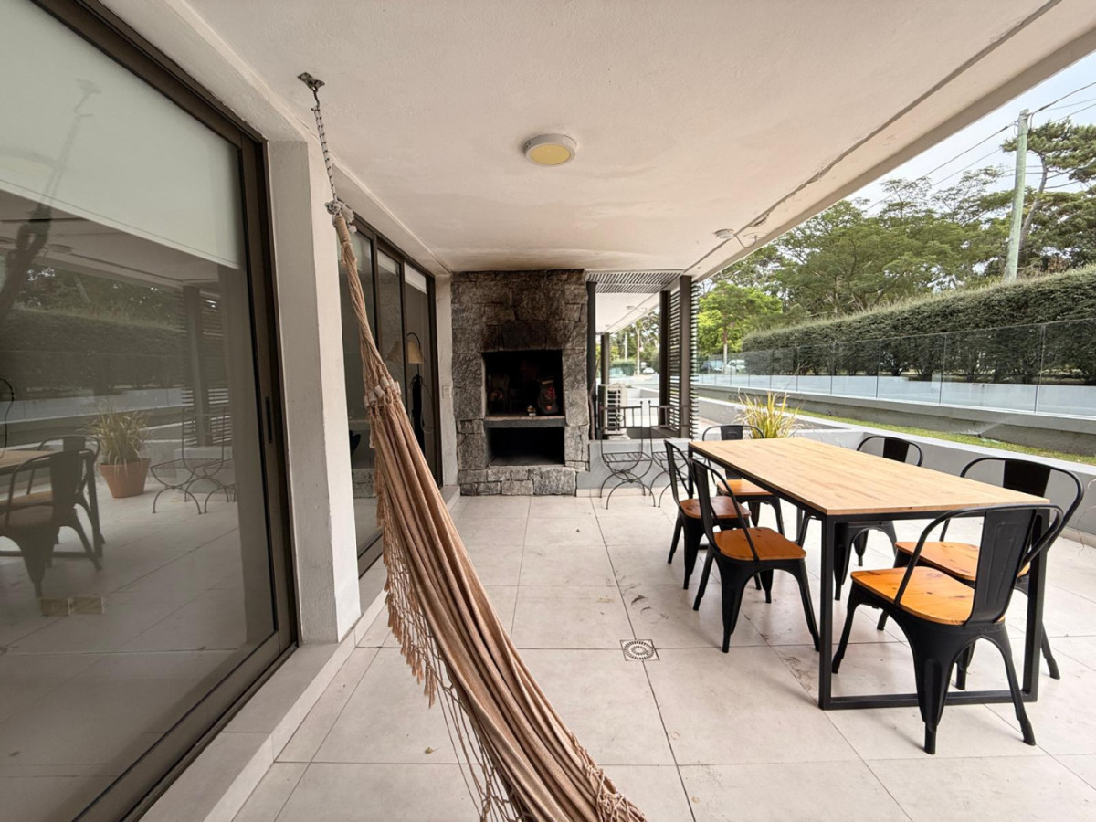 Venta 1 dormitorio y medio gran terraza con parrillero y amenities