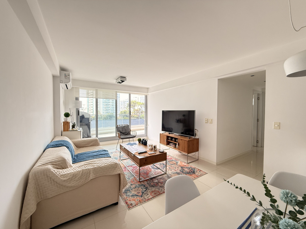Hermoso apartamento 2 dormitorios 2 baños con servicios Brava