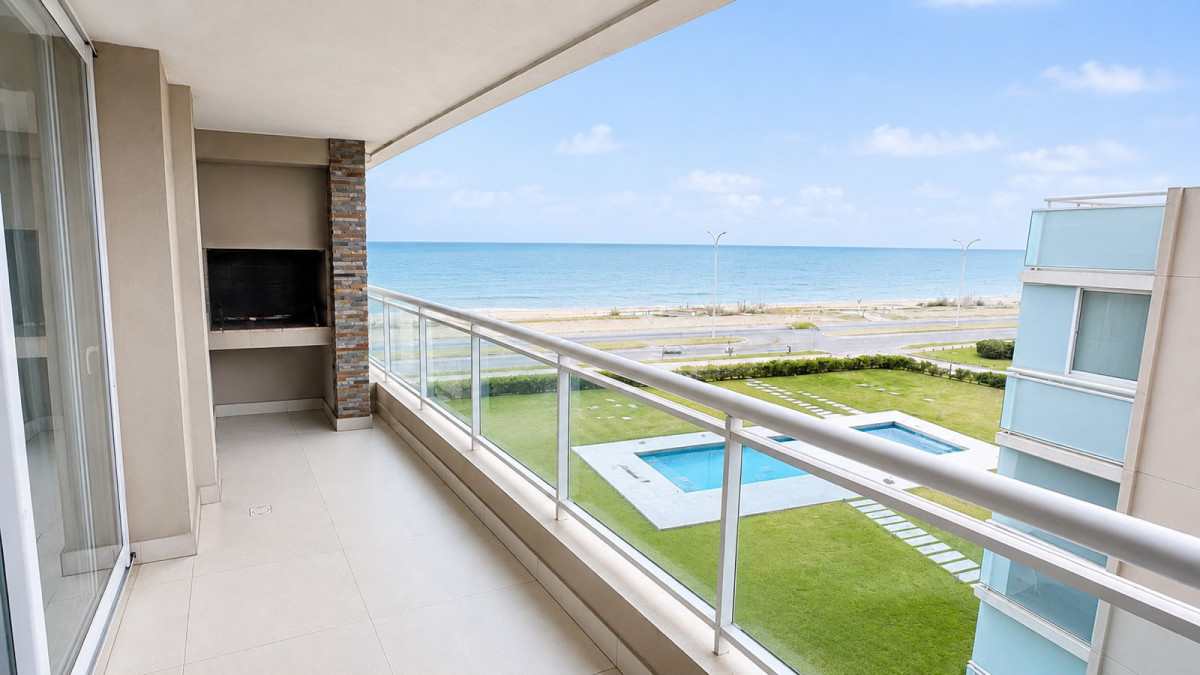 VENTA Primera Linea playa mansa