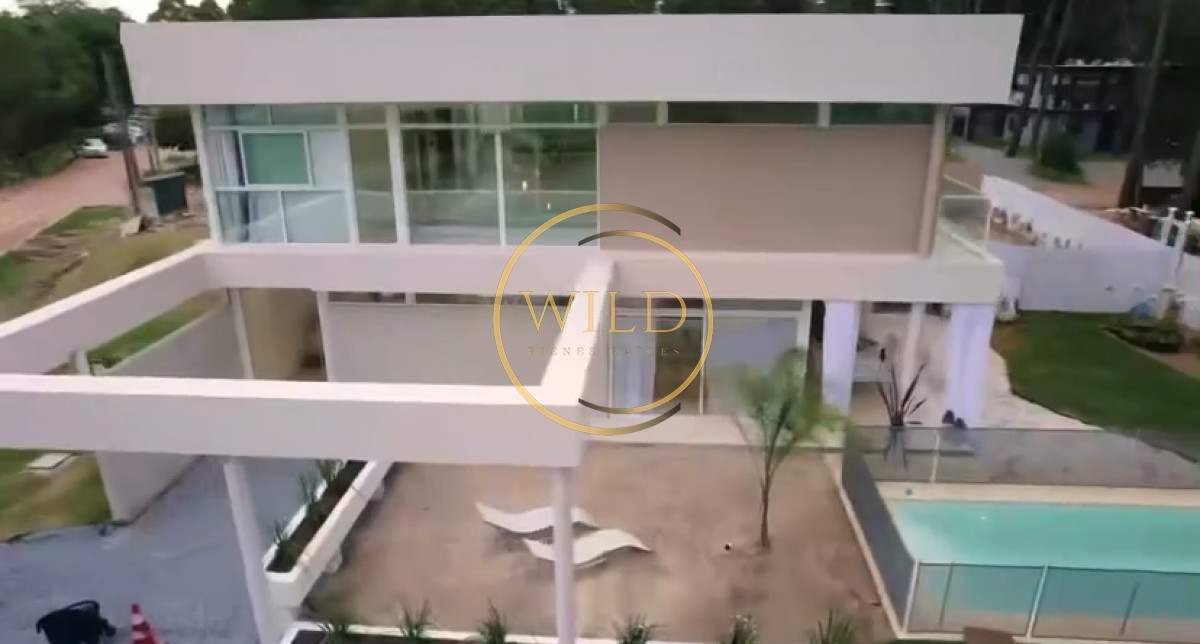 Casa ID.1949 - Barrio Privado Solanas