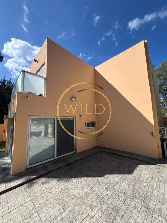 Casa ID.2216 - Venta casa pinares 4 dormitorios en 2 plantas