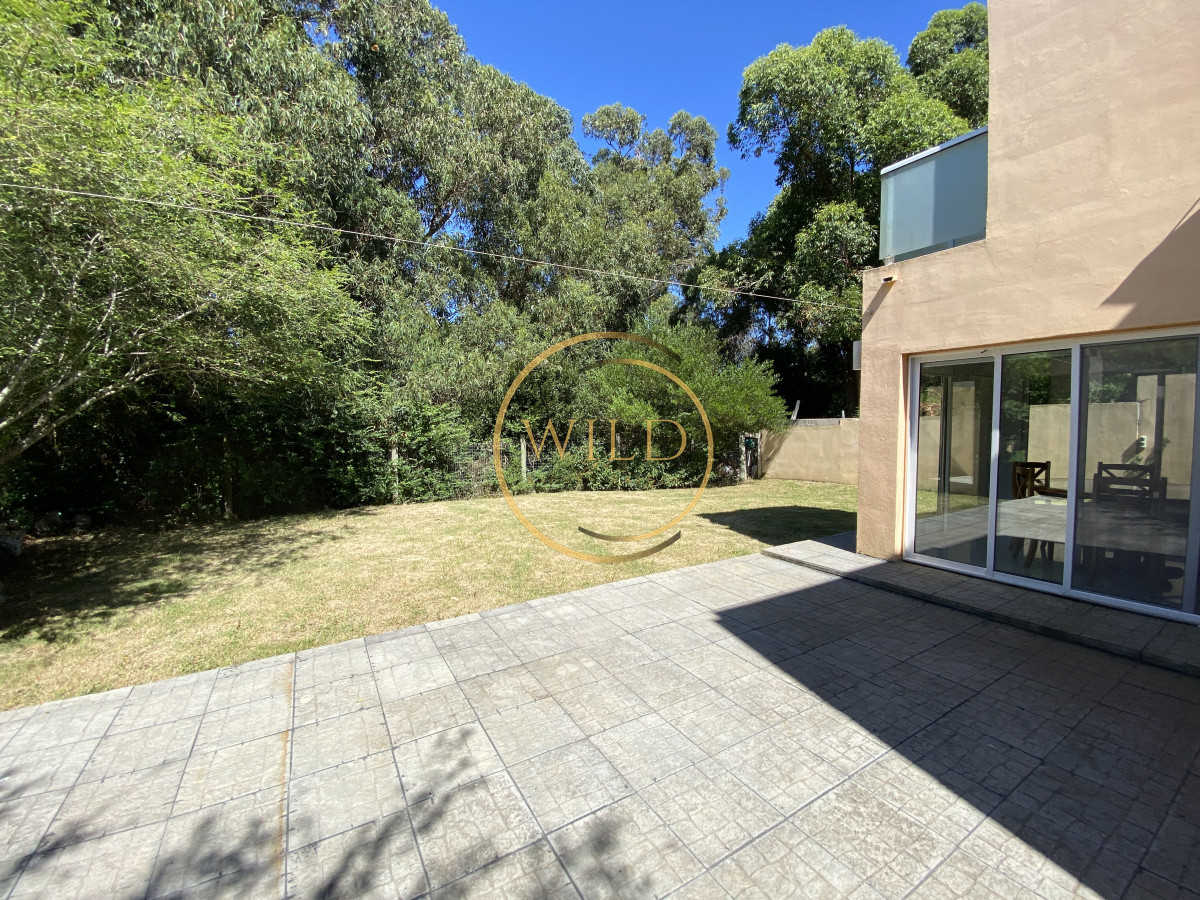 Casa ID.2216 - Venta casa pinares 4 dormitorios en 2 plantas