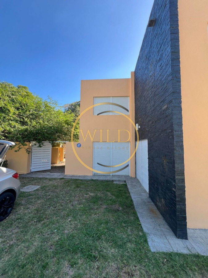 Casa ID.2216 - Venta casa pinares 4 dormitorios en 2 plantas