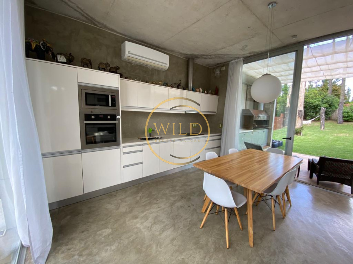Casa ID.1433 - Casa Minimalista en Pinares Punta del Este con piscina