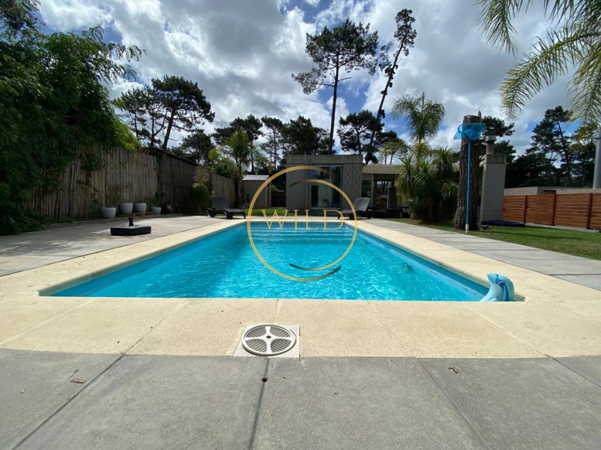 Casa ID.1433 - Casa Minimalista en Pinares Punta del Este con piscina