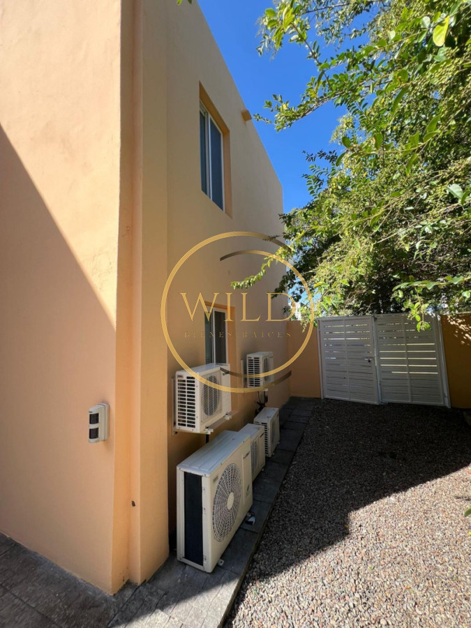 Casa ID.2216 - Venta casa pinares 4 dormitorios en 2 plantas