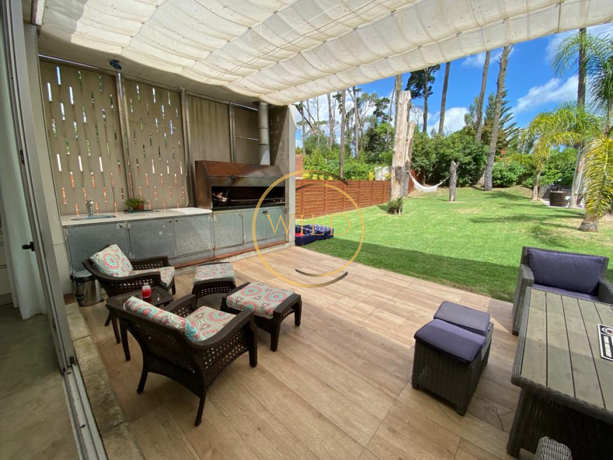 Casa ID.1433 - Casa Minimalista en Pinares Punta del Este con piscina