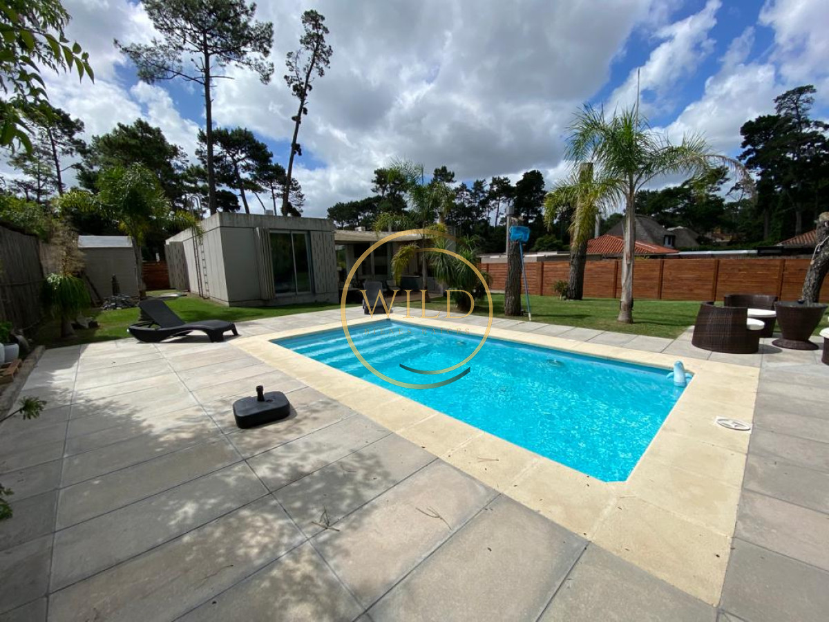 Casa ID.1433 - Casa Minimalista en Pinares Punta del Este con piscina