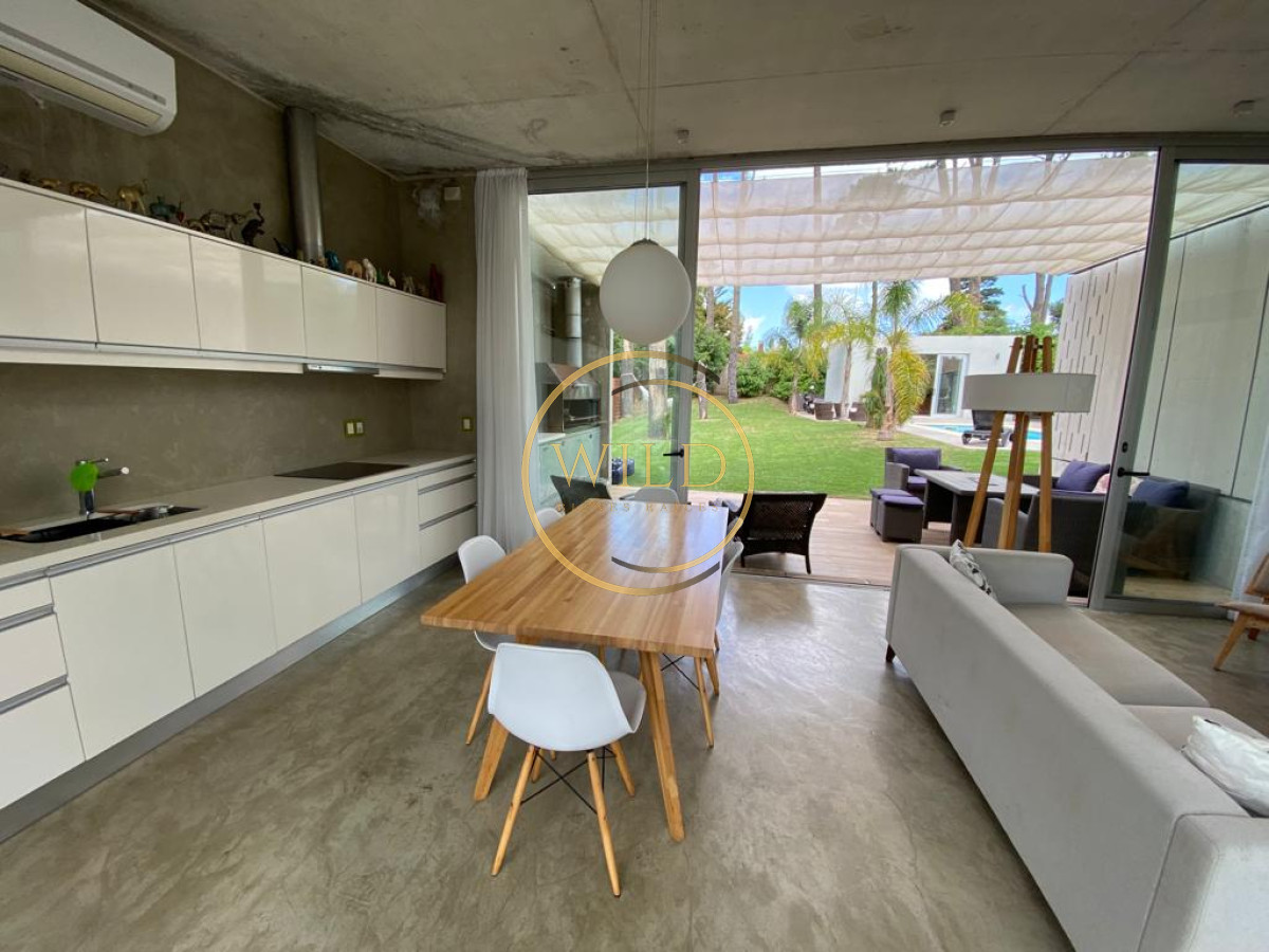 Casa ID.1433 - Casa Minimalista en Pinares Punta del Este con piscina