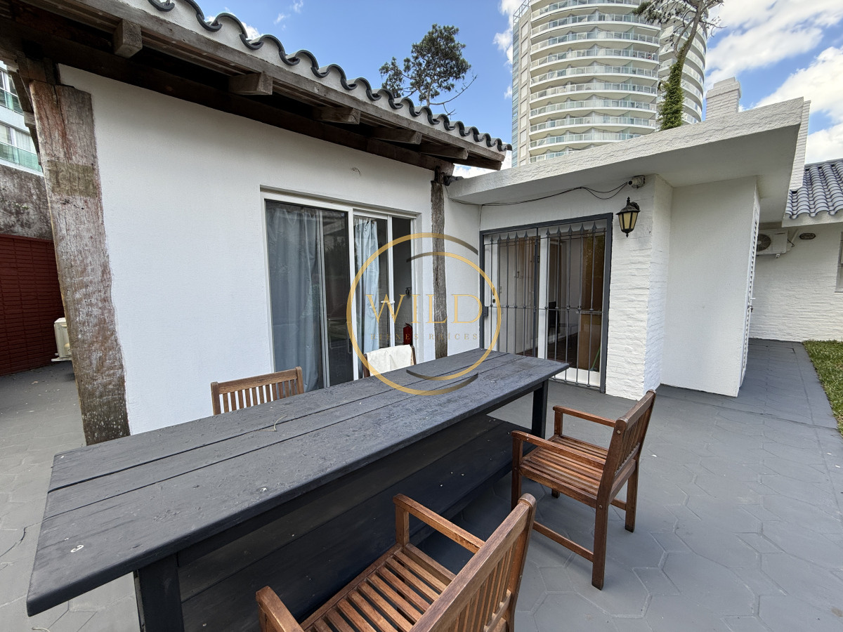 Casa ID.2196 - Venta Casa en mansa 3 dormitorios a pasos de la playa