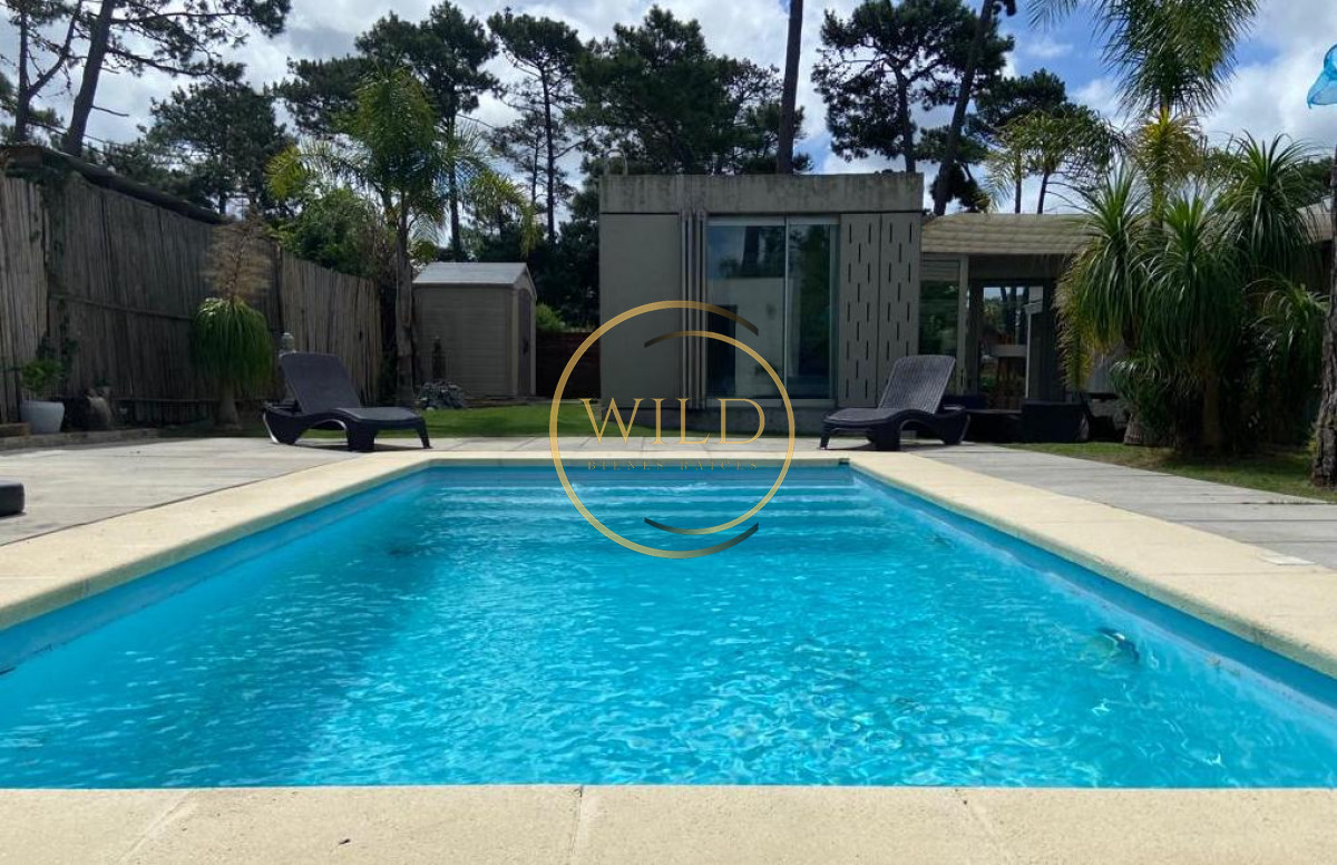 Casa ID.1433 - Casa Minimalista en Pinares Punta del Este con piscina