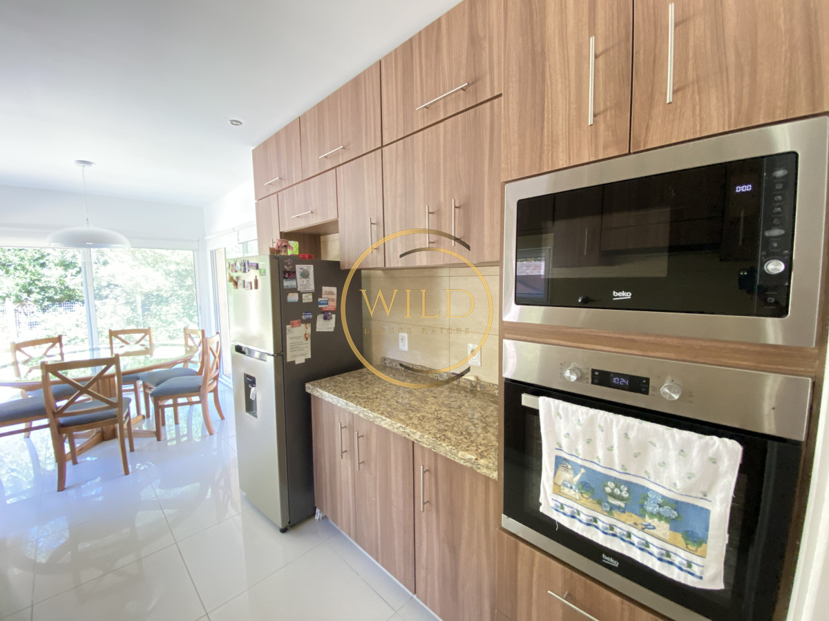Casa ID.2216 - venta casa pinares 4 dormitorios en 2 plantas