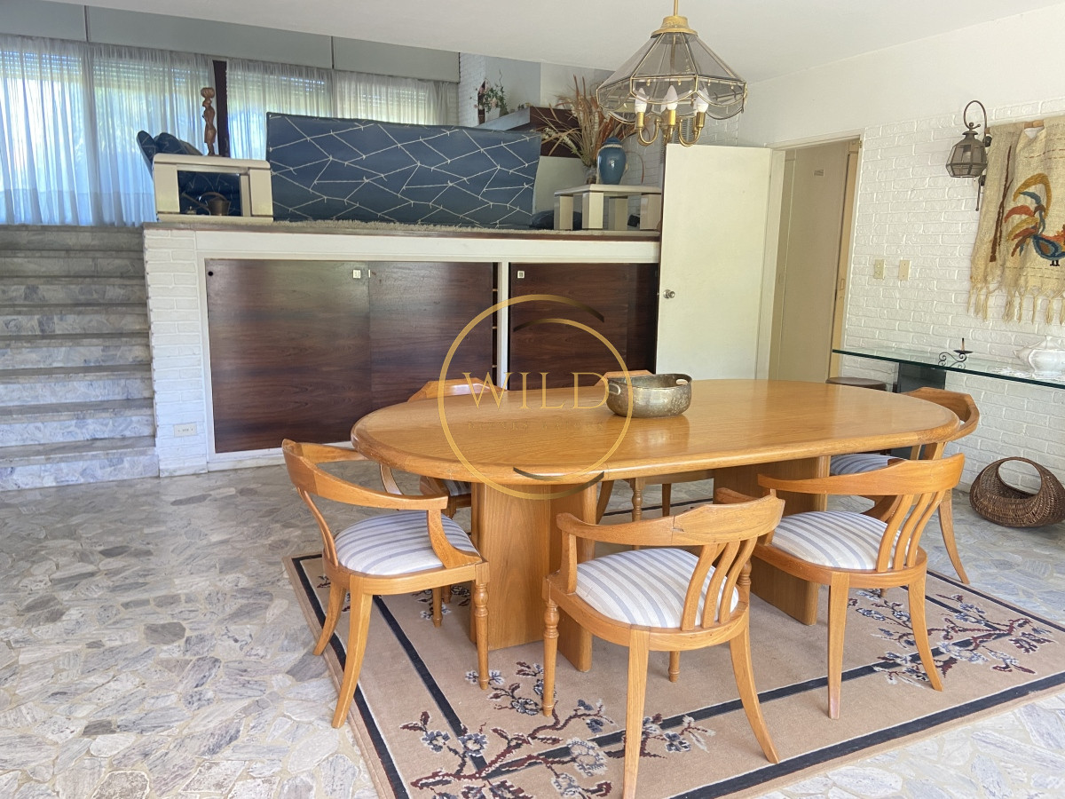 Casa ID.1927 - Cantegril a metros del mar con piscina climatizada