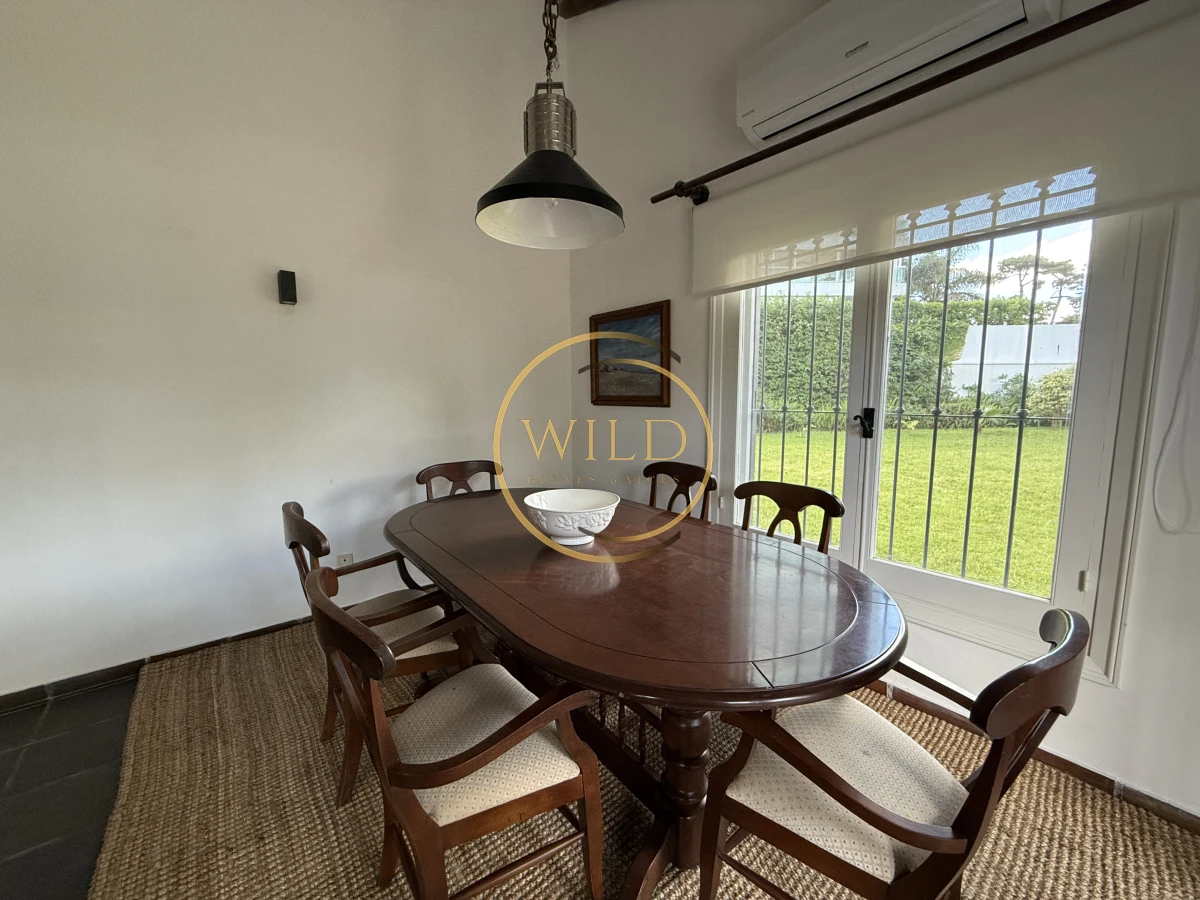 Casa ID.2196 - Venta Casa en mansa 3 dormitorios a pasos de la playa