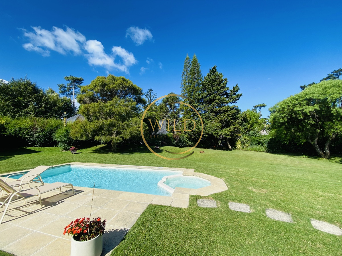 Casa ID.1994 - Impecable Residencia en la mansa a pasos del mar