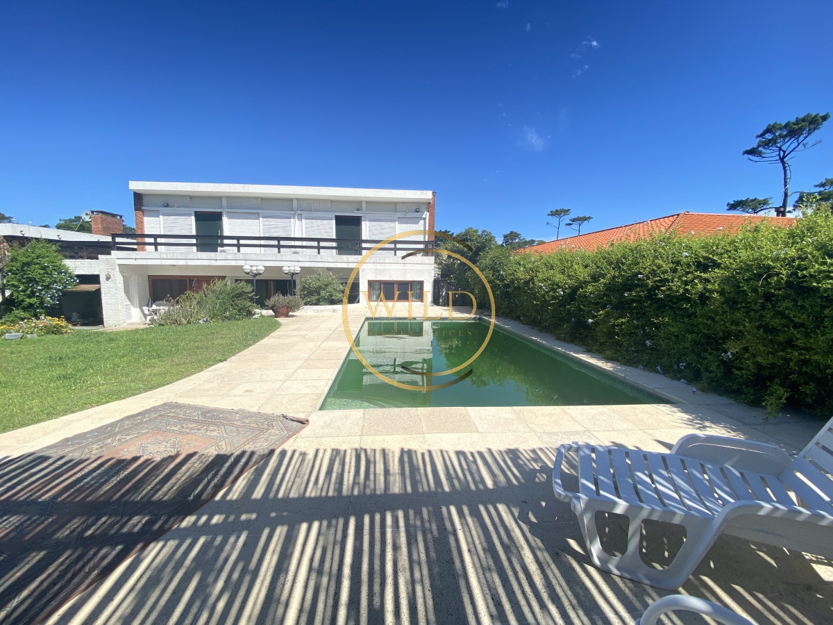 Casa ID.1927 - Cantegril a metros del mar con piscina climatizada