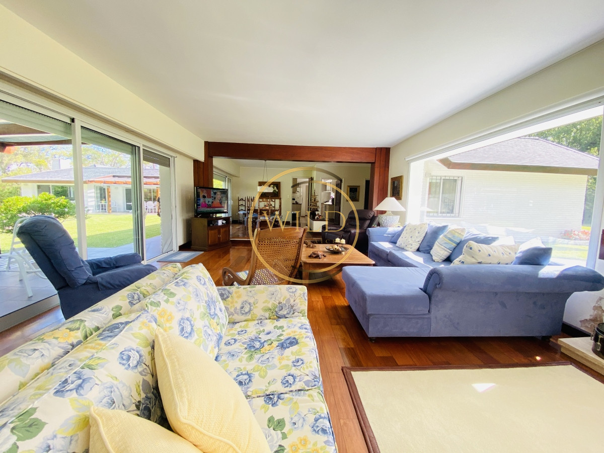 Casa ID.1994 - Impecable Residencia en la mansa a pasos del mar