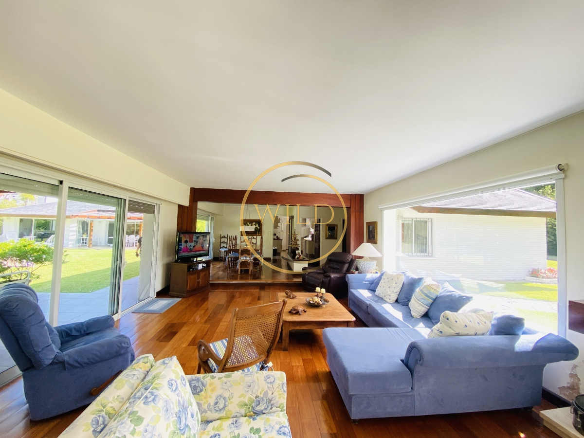 Casa ID.1994 - Impecable Residencia en la mansa a pasos del mar
