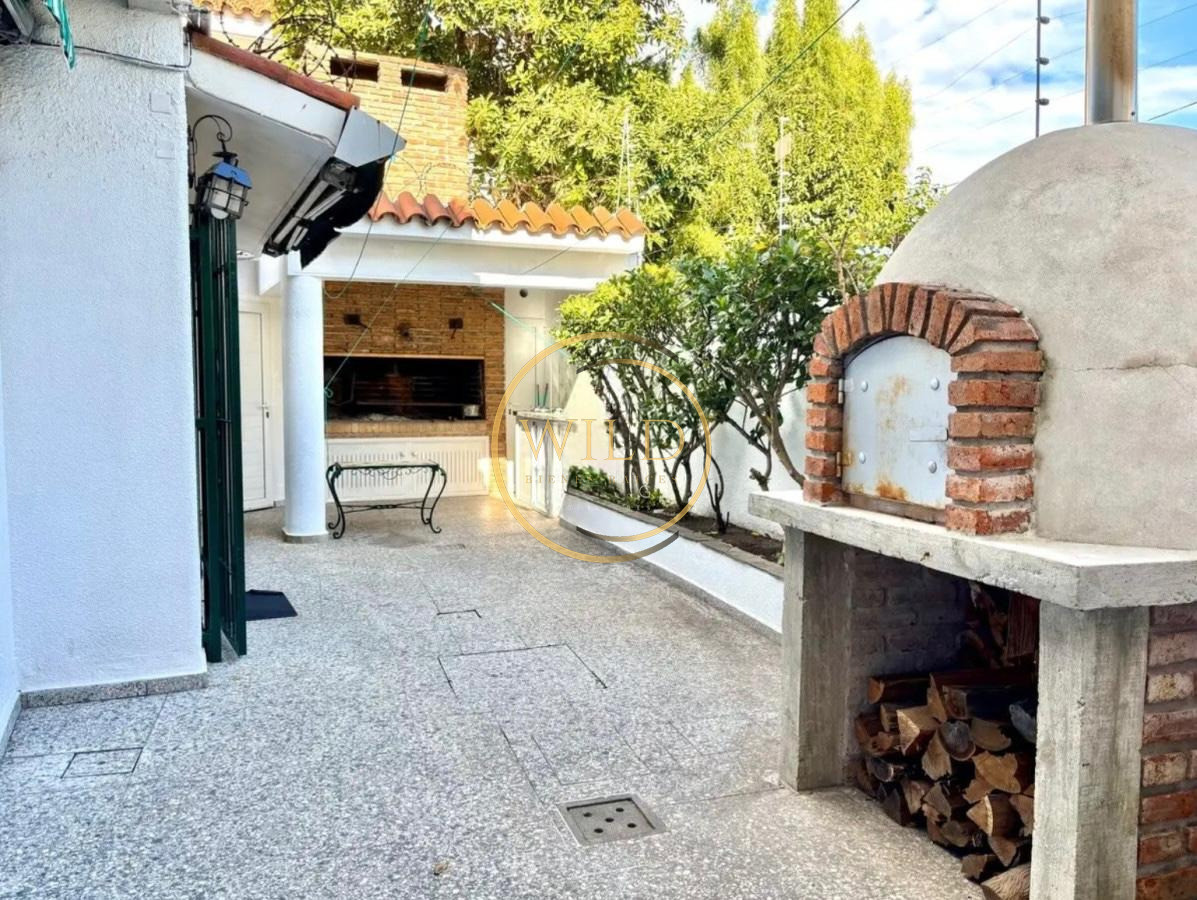 Casa ID.5797 - Venta en Carrasco Montevideo importante residencia