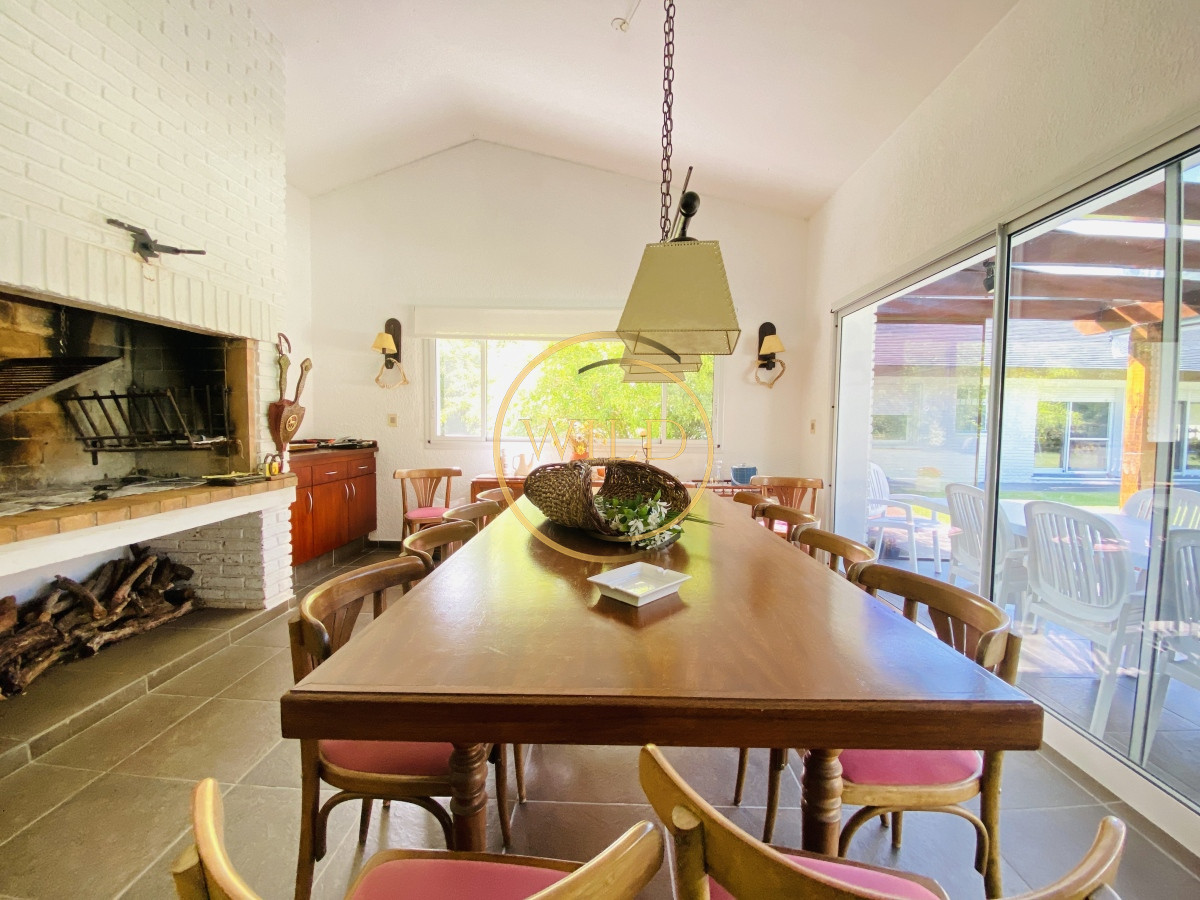 Casa ID.1994 - Impecable Residencia en la mansa a pasos del mar