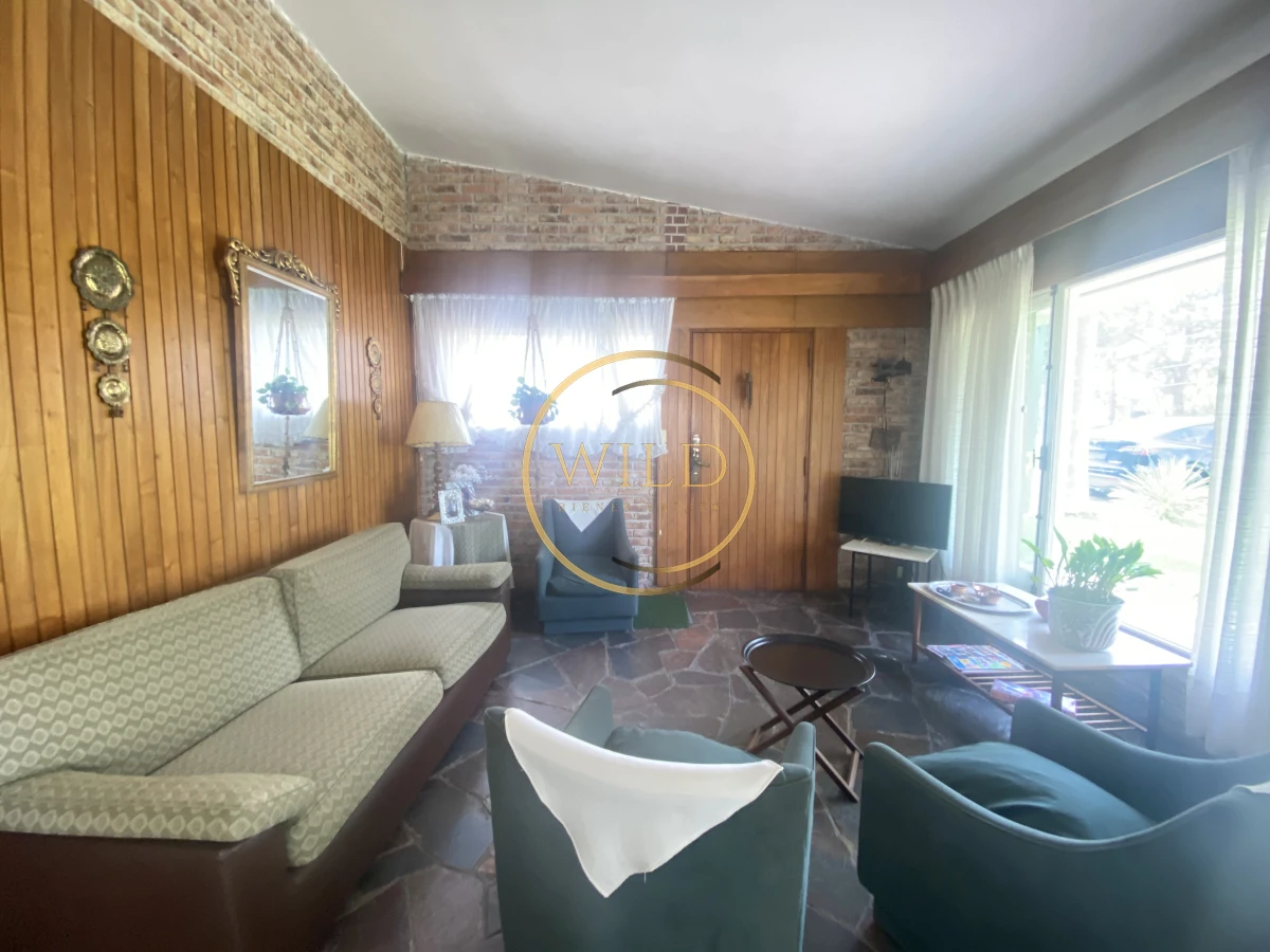 Casa ID.2171 - Venta Av Italia Pda 5 zona comercial casa local terreno Punta del Este