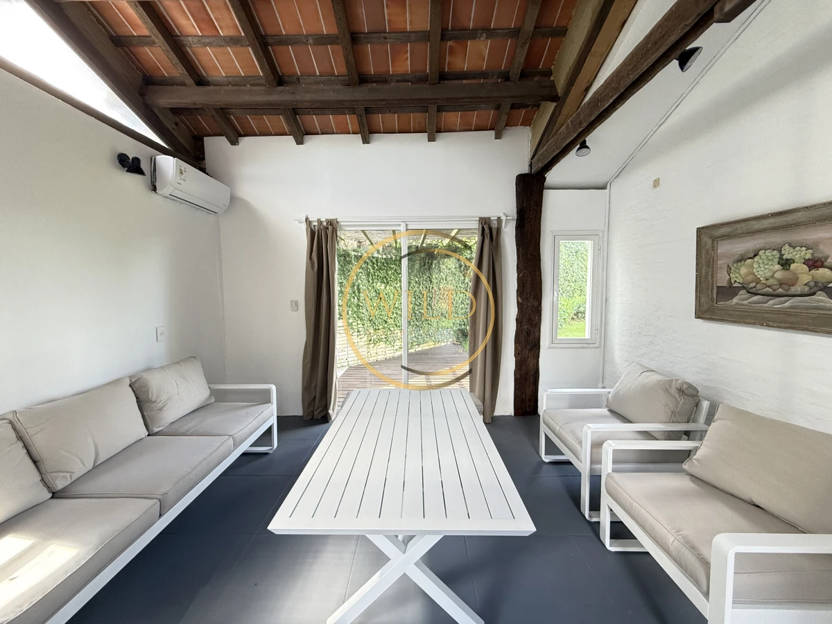 Casa ID.2196 - Venta Casa en mansa 3 dormitorios a pasos de la playa