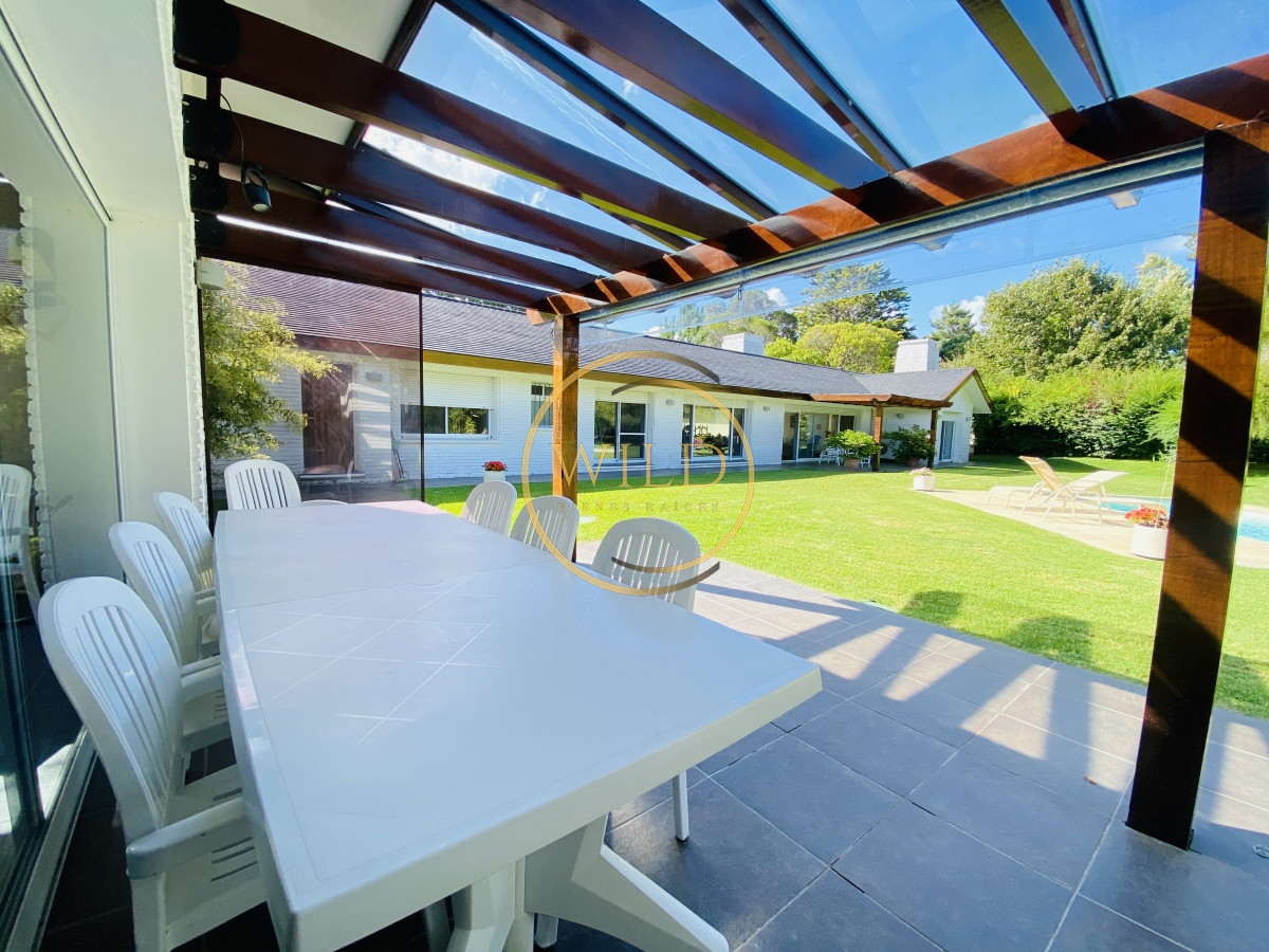 Casa ID.1994 - Impecable Residencia en la mansa a pasos del mar