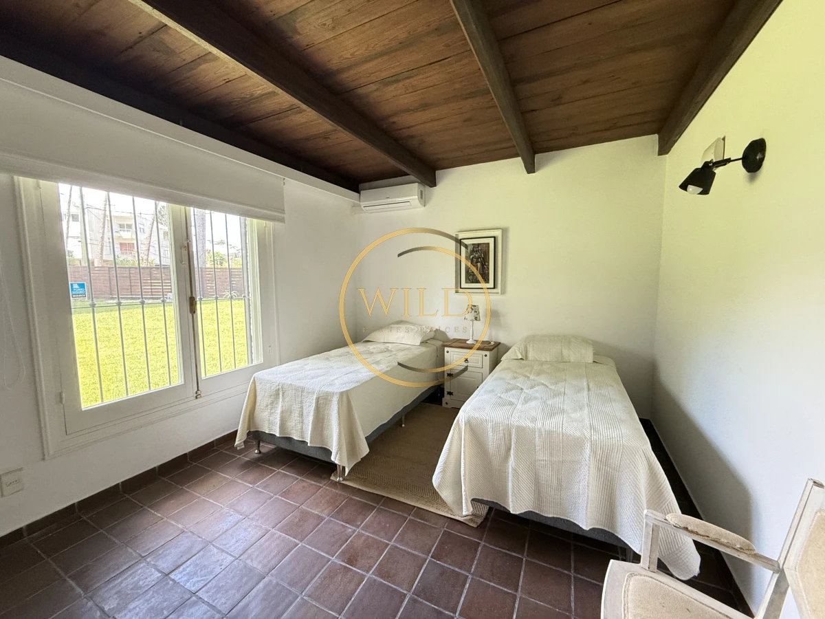 Casa ID.2196 - Venta Casa en mansa 3 dormitorios a pasos de la playa