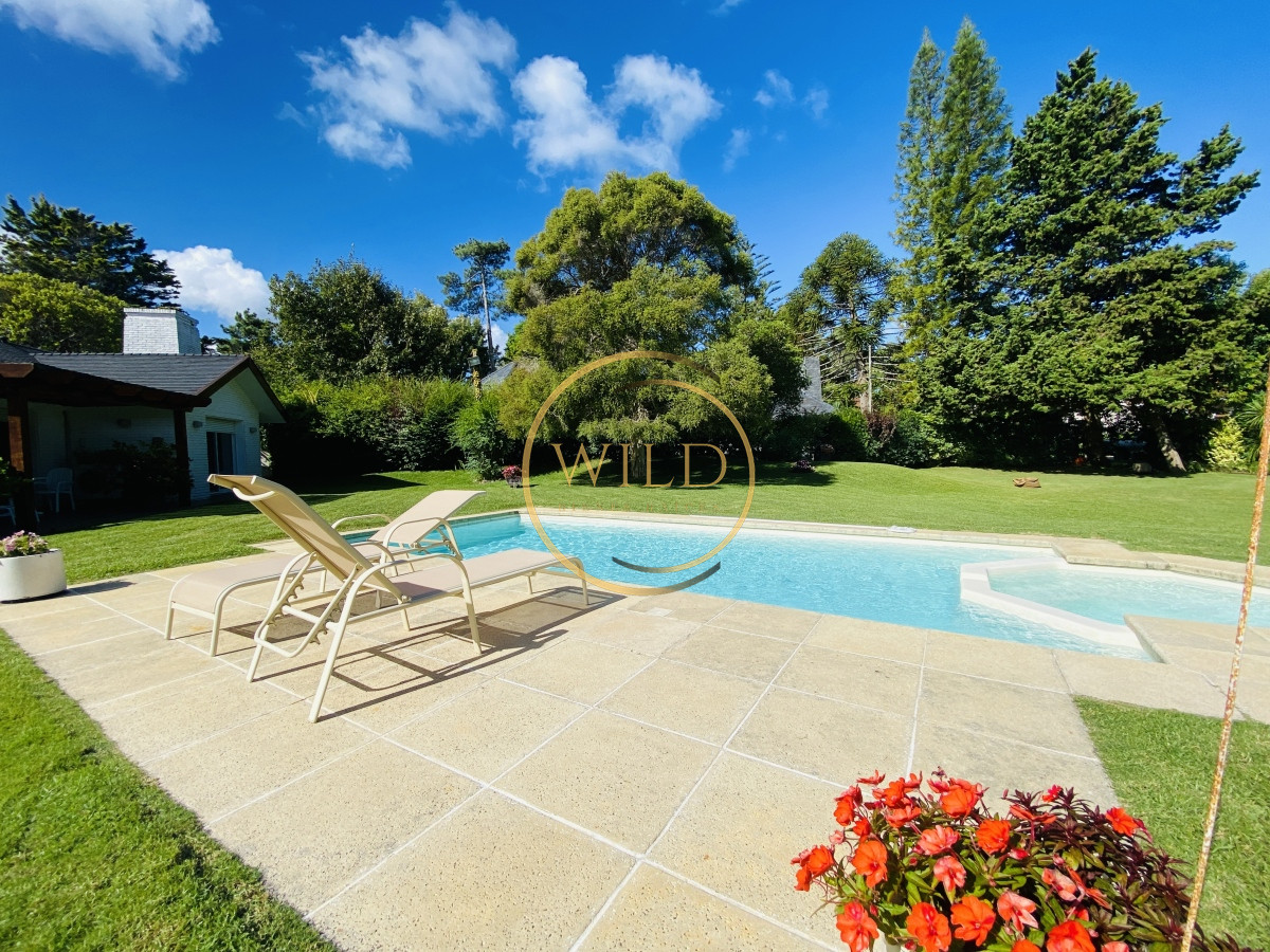 Casa ID.1994 - Impecable Residencia en la mansa a pasos del mar