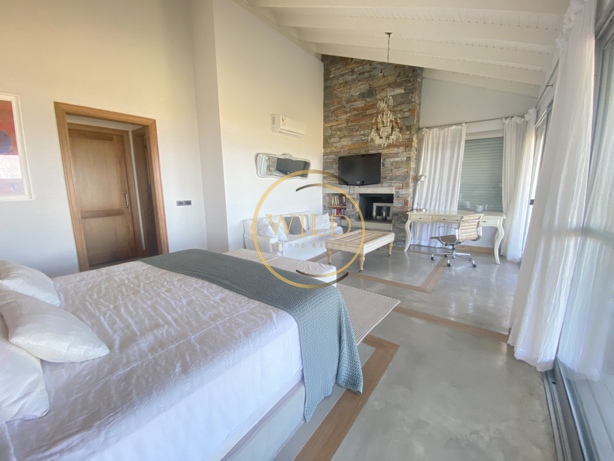 Casa ID.2132 - Espectacular en playa Solanas primera línea 