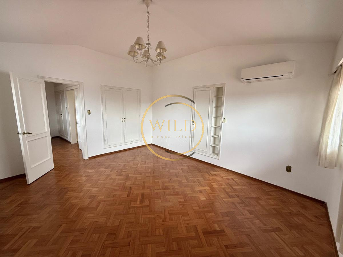 Casa ID.5797 - Venta en Carrasco Montevideo importante residencia