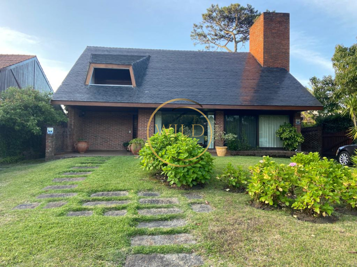 Casa ID.1495 - Venta Preciosa casa en paradas a metros del mar 3 dormitorios