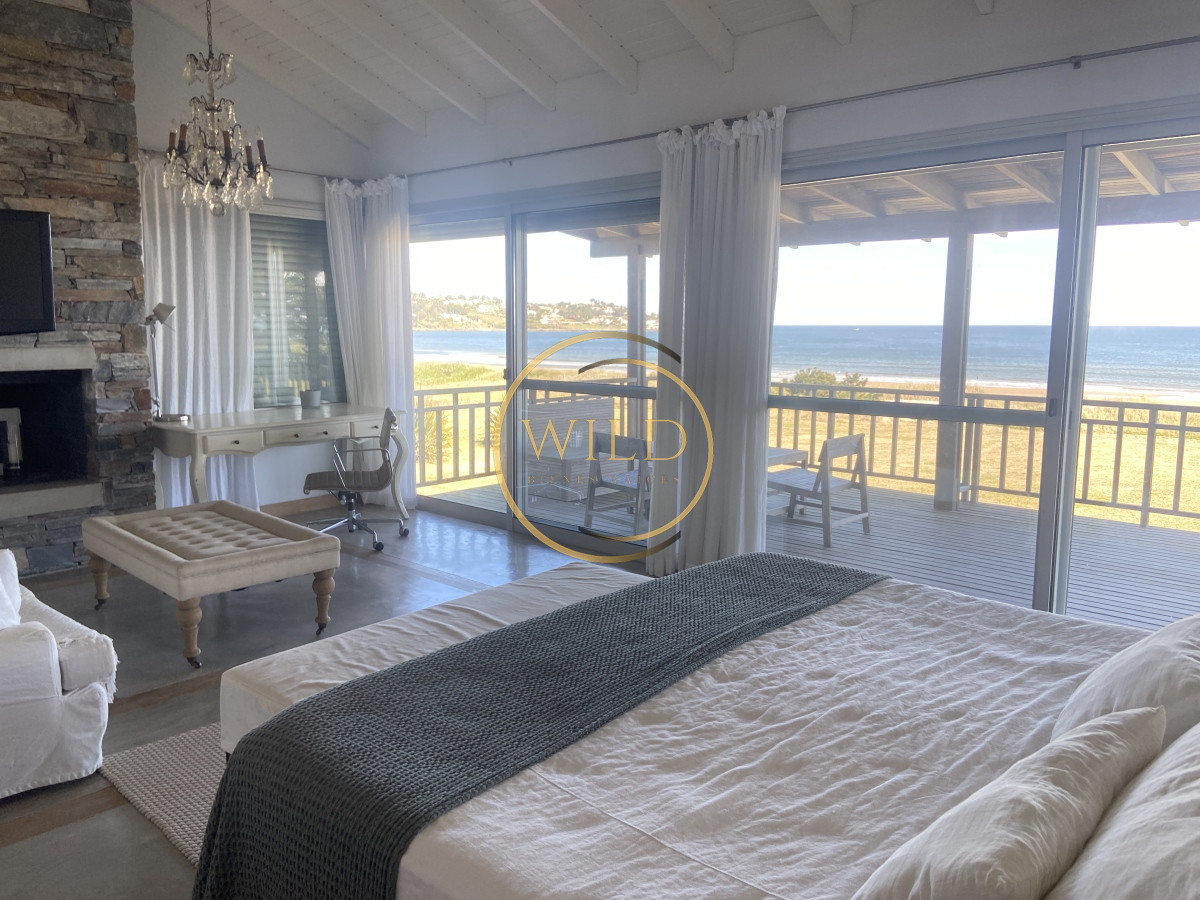 Casa ID.2132 - Espectacular en playa Solanas primera línea 