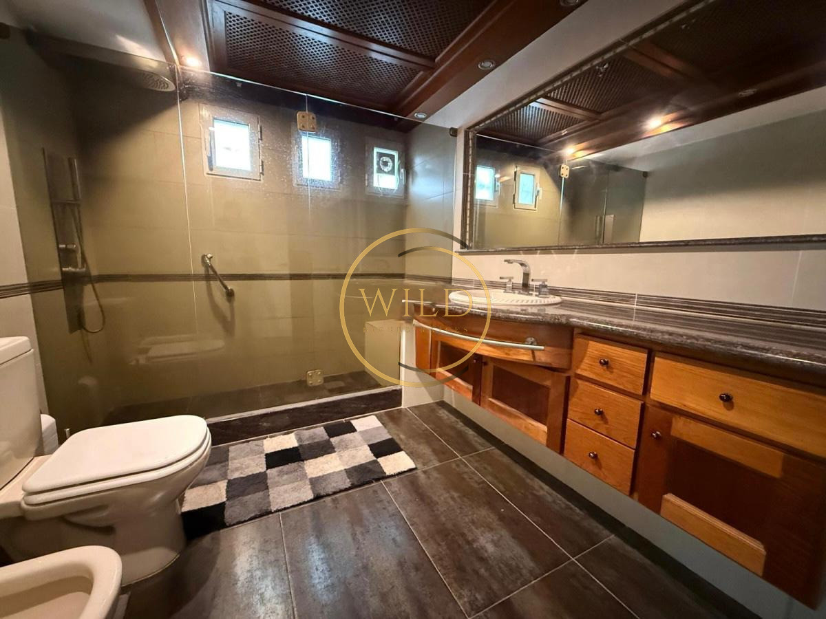 Casa ID.5797 - Venta en Carrasco Montevideo importante residencia