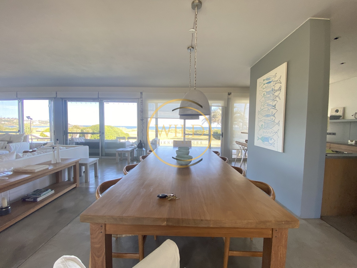Casa ID.2132 - Espectacular en playa Solanas primera línea 